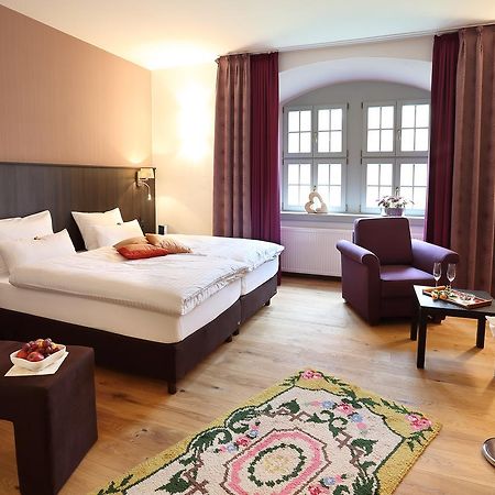 באד בראמבאך Hotel Garni Schloss Schoenberg מראה חיצוני תמונה