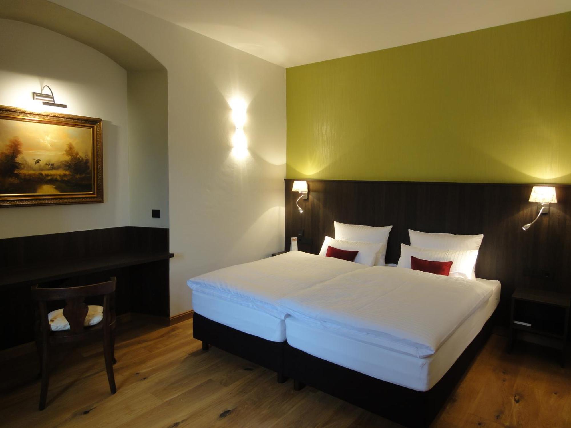 באד בראמבאך Hotel Garni Schloss Schoenberg מראה חיצוני תמונה