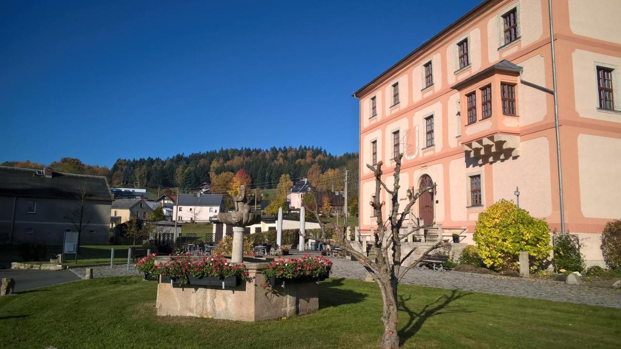 באד בראמבאך Hotel Garni Schloss Schoenberg מראה חיצוני תמונה