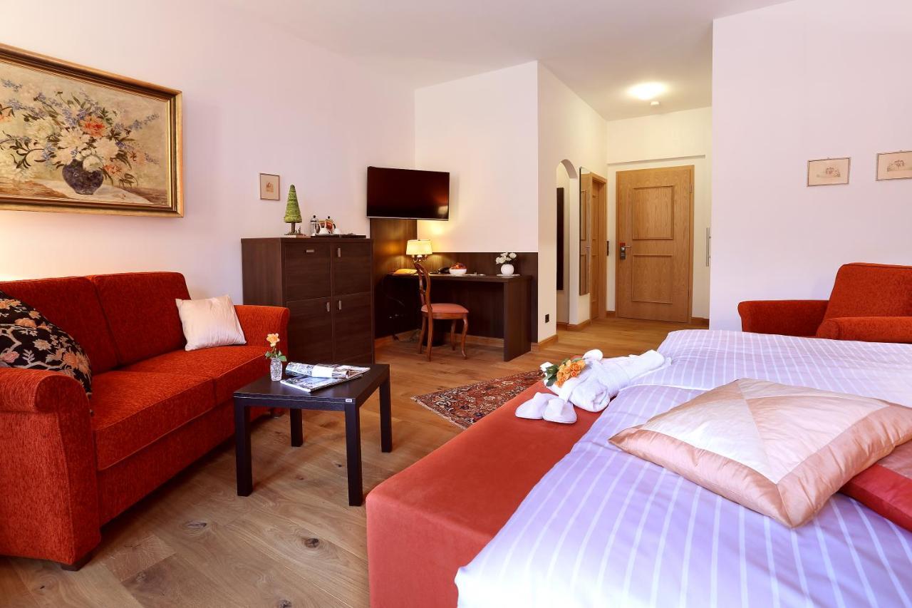 באד בראמבאך Hotel Garni Schloss Schoenberg מראה חיצוני תמונה