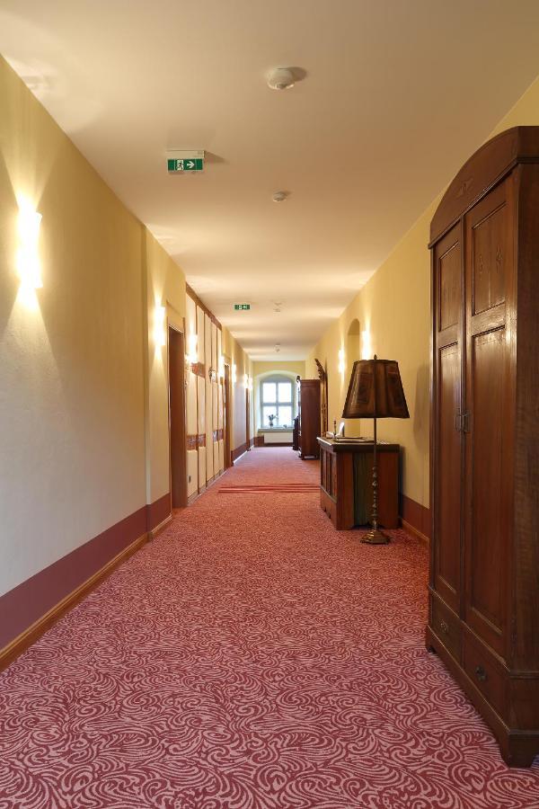 באד בראמבאך Hotel Garni Schloss Schoenberg מראה חיצוני תמונה
