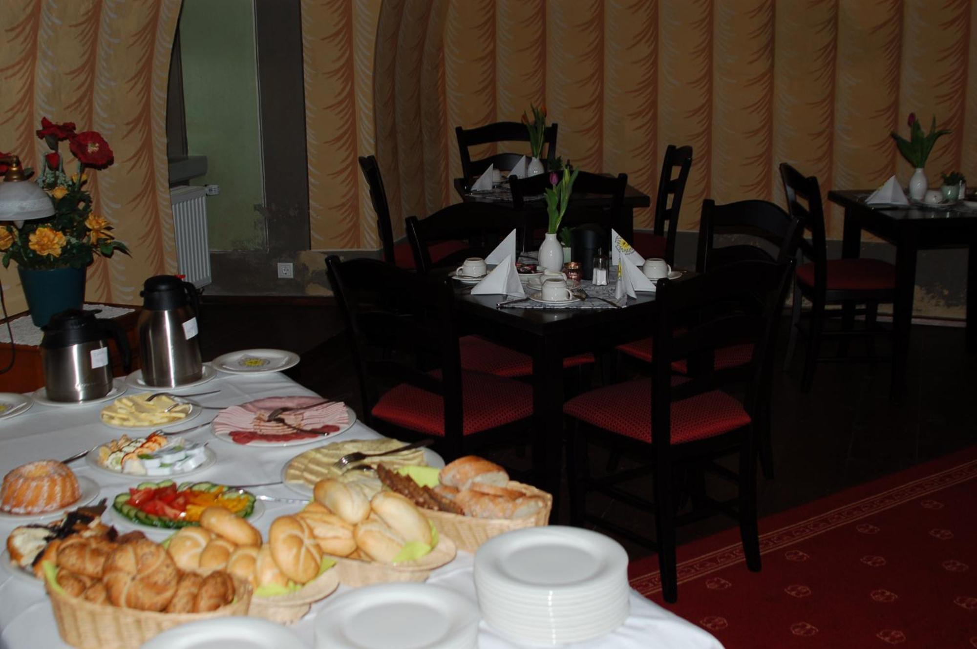 באד בראמבאך Hotel Garni Schloss Schoenberg מראה חיצוני תמונה