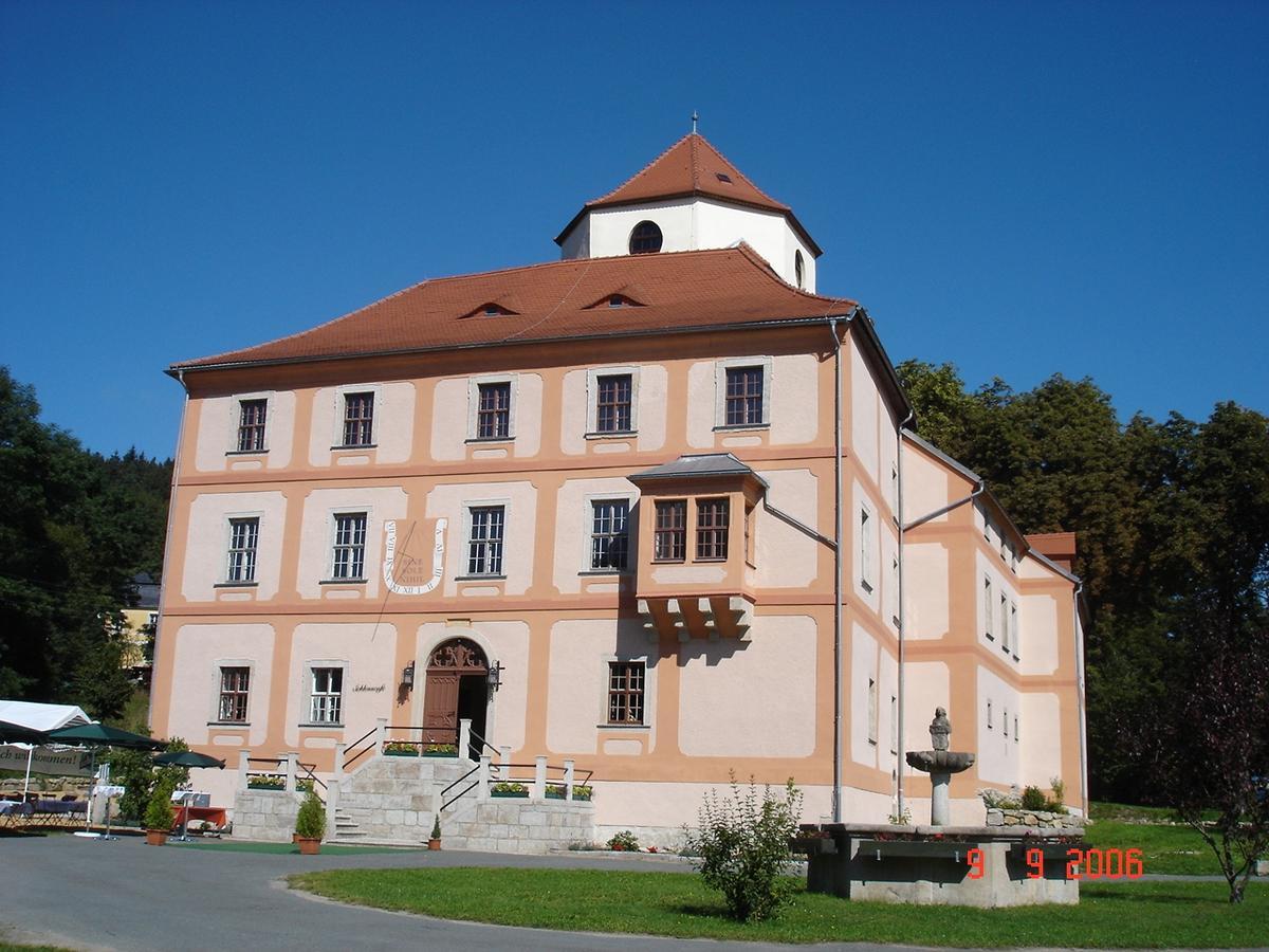 באד בראמבאך Hotel Garni Schloss Schoenberg מראה חיצוני תמונה