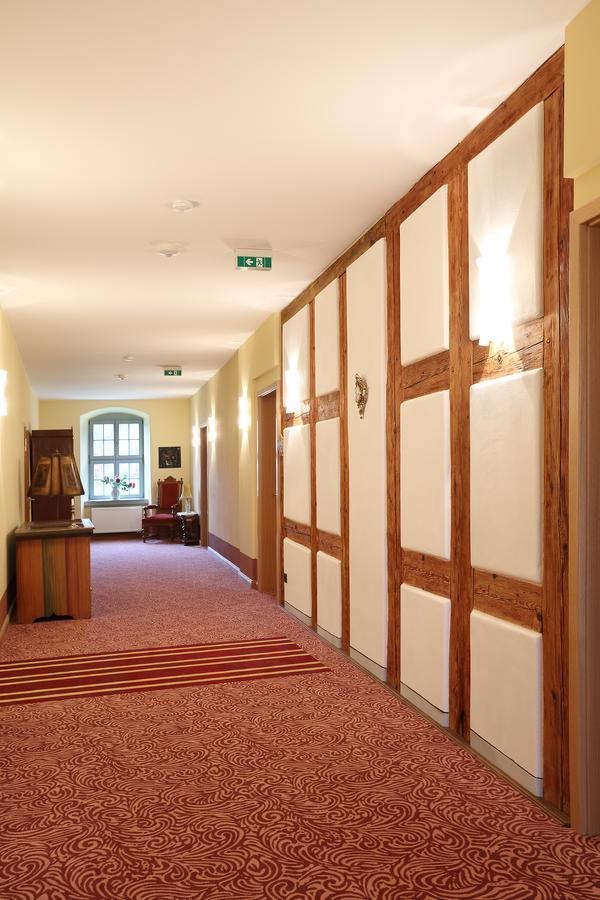 באד בראמבאך Hotel Garni Schloss Schoenberg מראה חיצוני תמונה